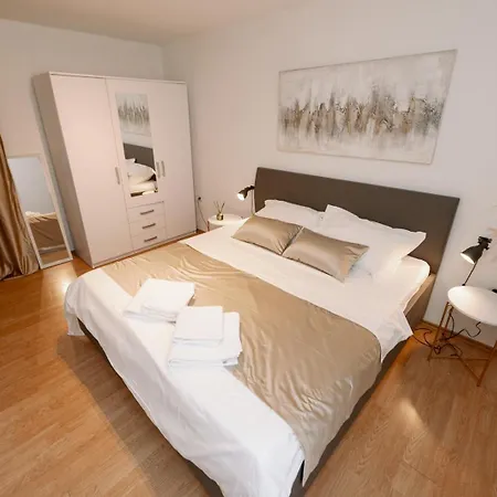 In Apartment Split